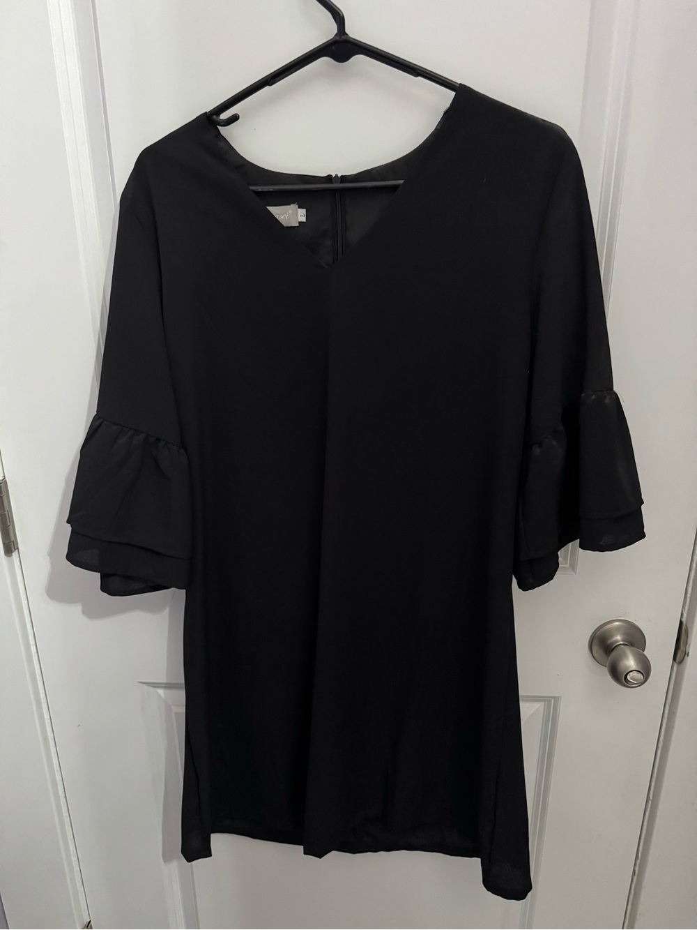 Women's Black V-Neck Ruffle Sleeve Dress